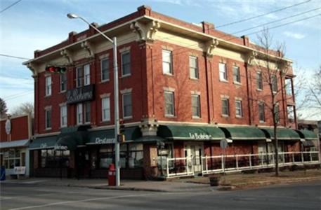 La Boheme Restaurant & B&B Edmonton Exterior photo